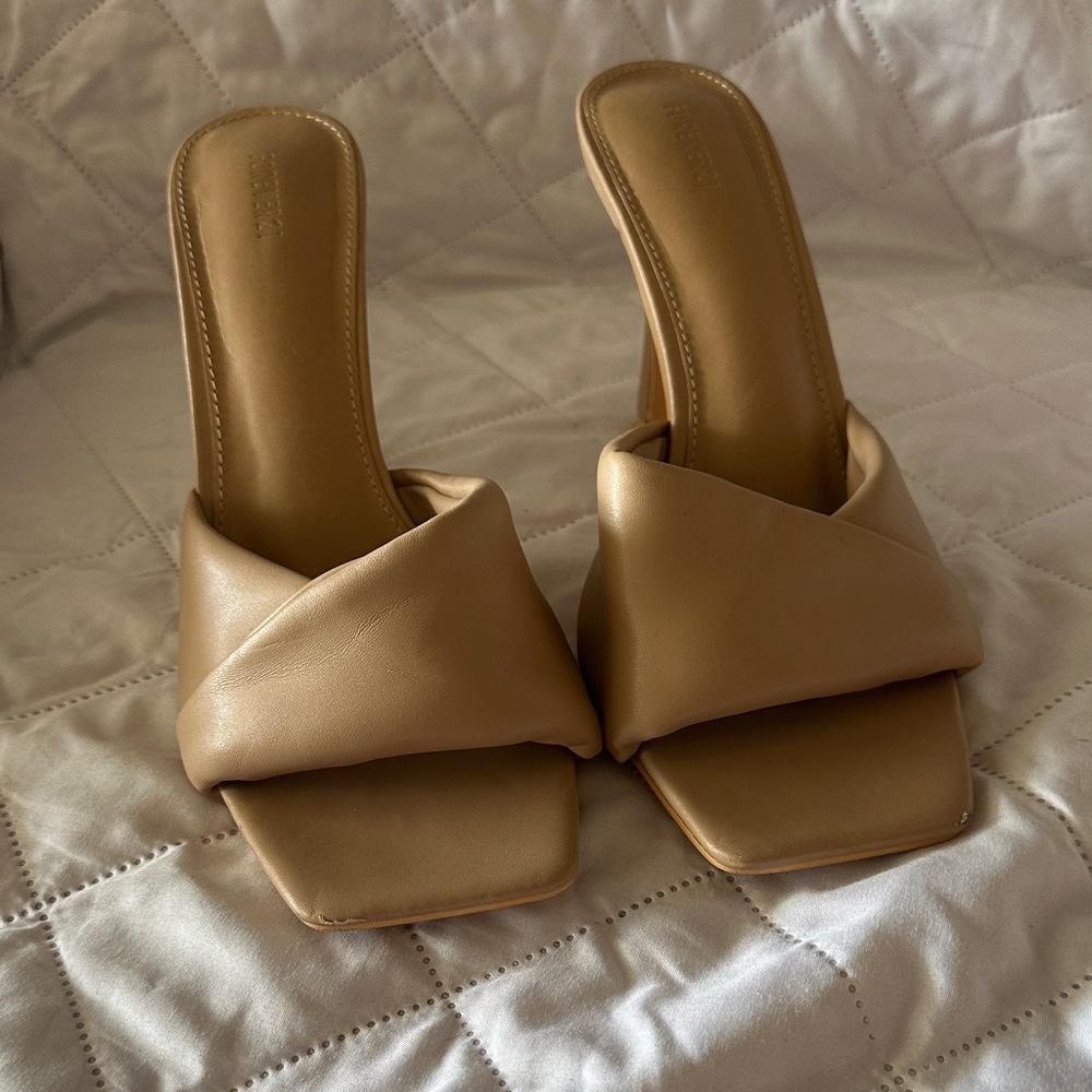 Forever 21 Tan Padded Crossover Slide Mules